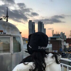 Meet your Posher, Posh